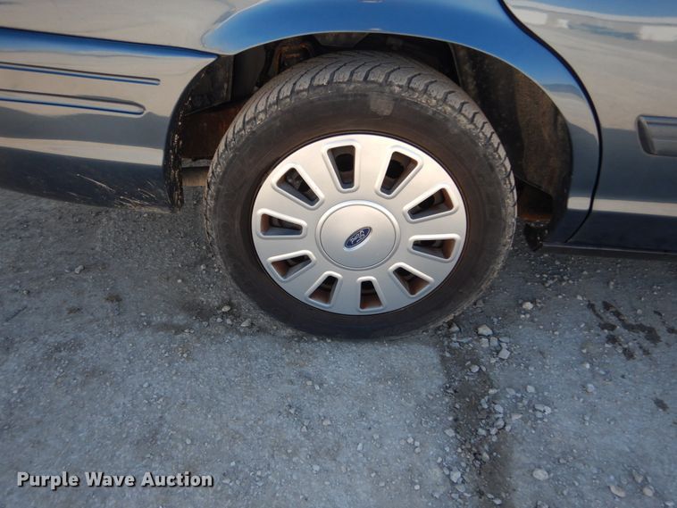 image for item GT9588 2010 Ford Crown Victoria Police Interceptor