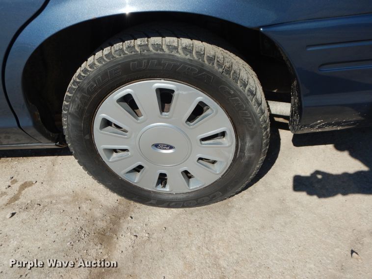 image for item GT9588 2010 Ford Crown Victoria Police Interceptor