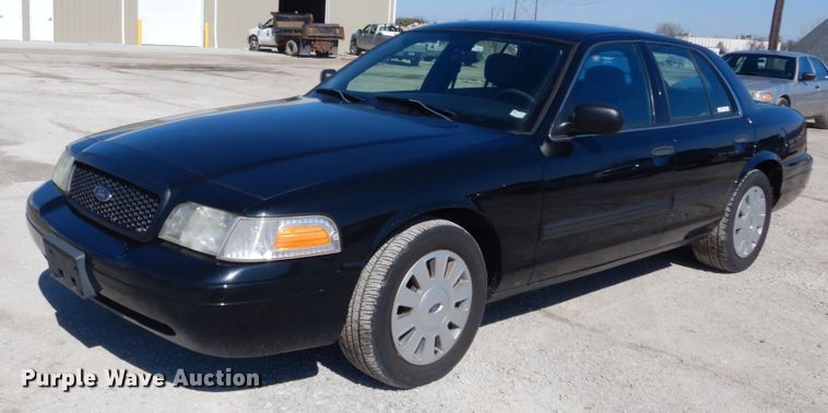 image for item GT9589 2010 Ford Crown Victoria Police Interceptor