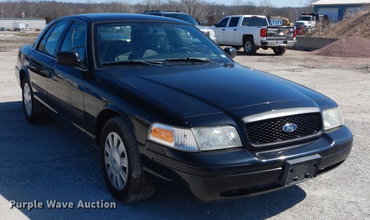 image for item GT9589 2010 Ford Crown Victoria Police Interceptor