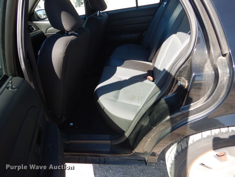 image for item GT9589 2010 Ford Crown Victoria Police Interceptor