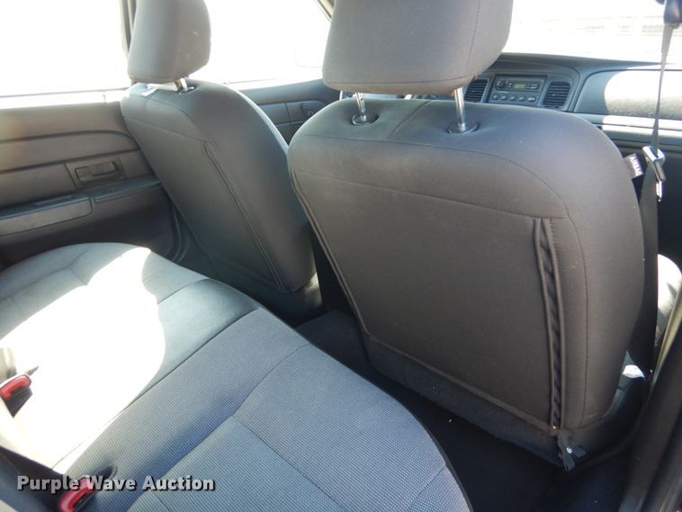image for item GT9589 2010 Ford Crown Victoria Police Interceptor