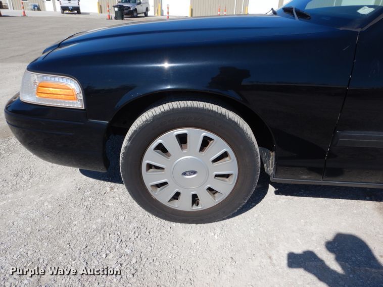 image for item GT9589 2010 Ford Crown Victoria Police Interceptor