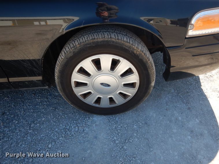 image for item GT9589 2010 Ford Crown Victoria Police Interceptor