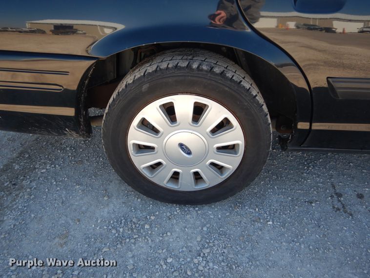 image for item GT9589 2010 Ford Crown Victoria Police Interceptor