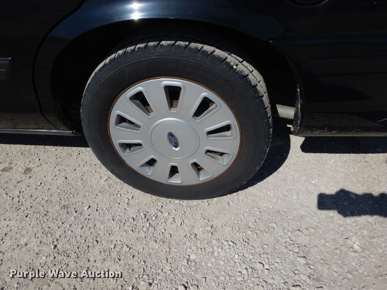 image for item GT9589 2010 Ford Crown Victoria Police Interceptor