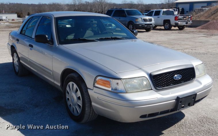 image for item GT9590 2010 Ford Crown Victoria Police Interceptor