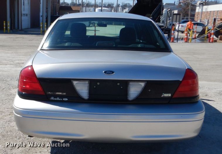 image for item GT9590 2010 Ford Crown Victoria Police Interceptor