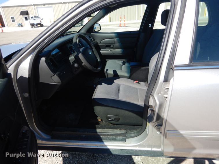 image for item GT9590 2010 Ford Crown Victoria Police Interceptor