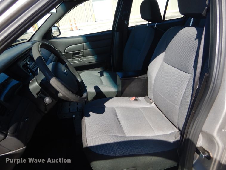 image for item GT9590 2010 Ford Crown Victoria Police Interceptor