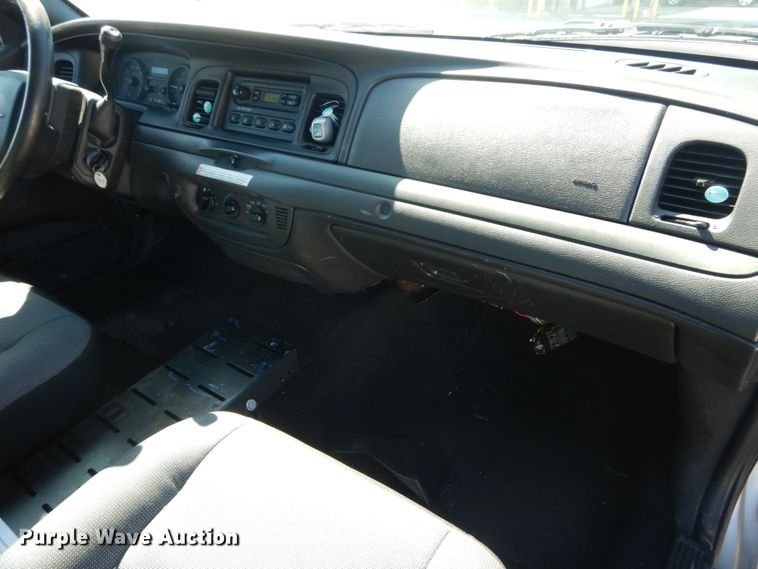 image for item GT9590 2010 Ford Crown Victoria Police Interceptor