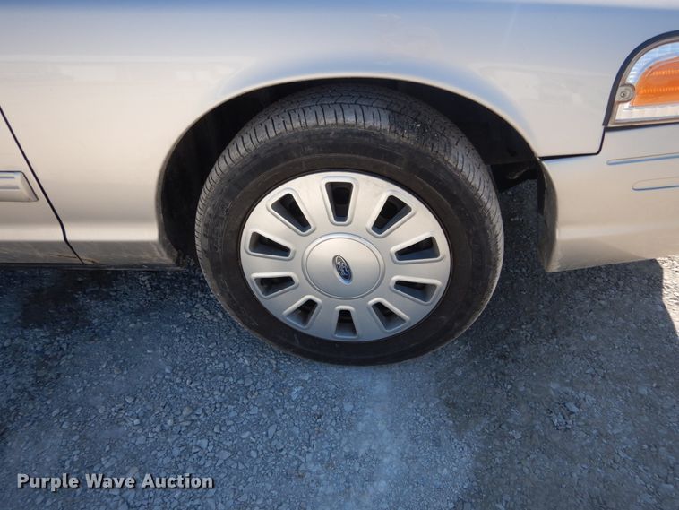 image for item GT9590 2010 Ford Crown Victoria Police Interceptor