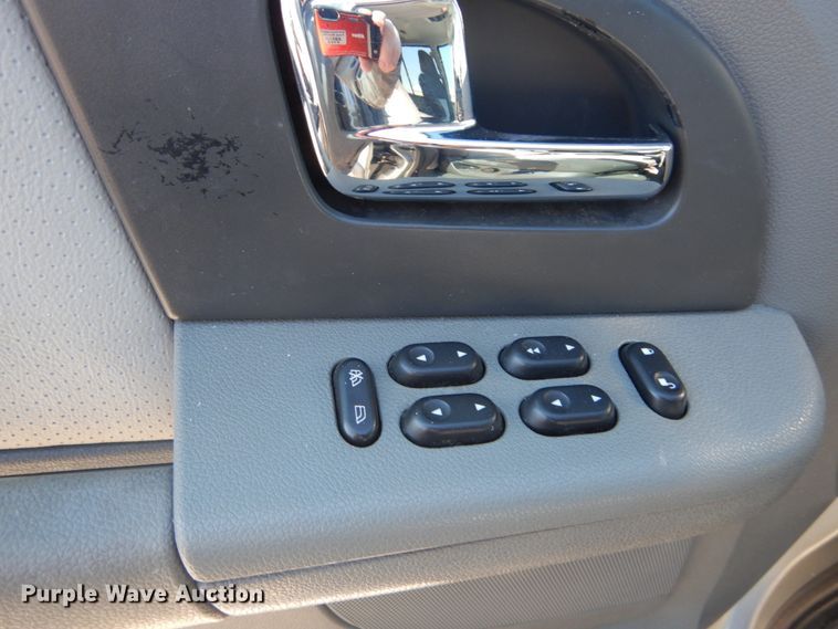 image for item GT9591 2006 Ford Expedition XLT  SUV