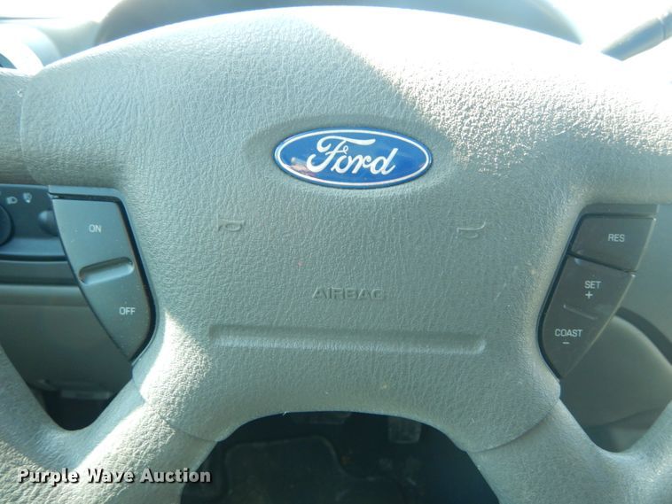 image for item GT9591 2006 Ford Expedition XLT  SUV