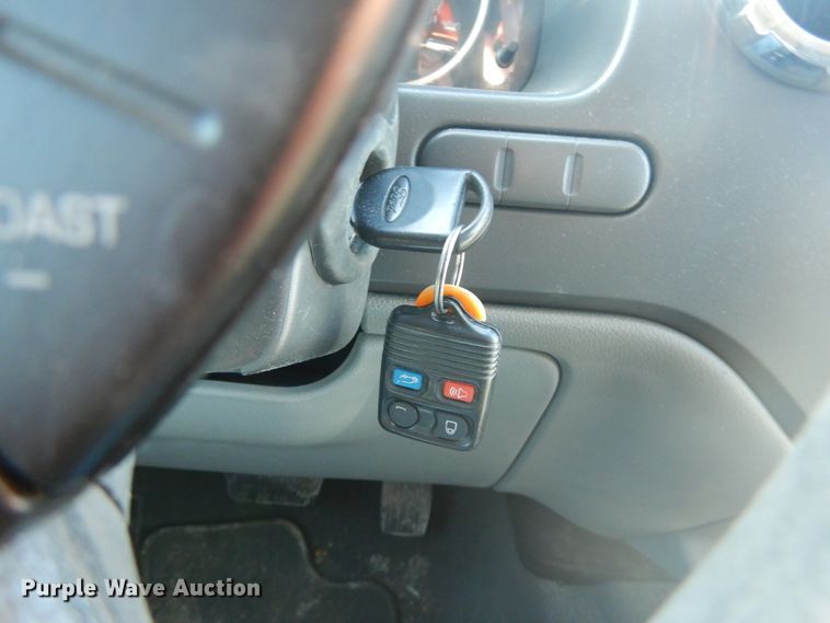 image for item GT9591 2006 Ford Expedition XLT  SUV