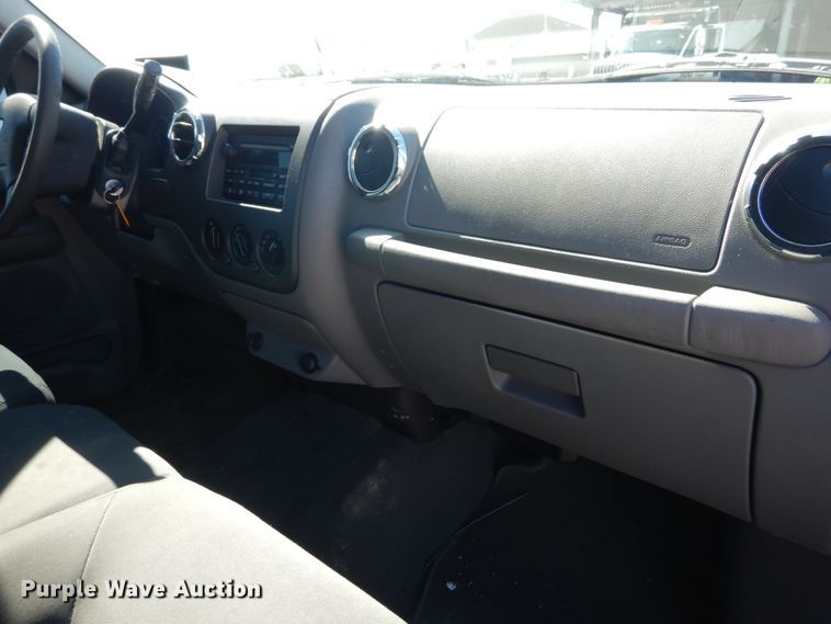 image for item GT9591 2006 Ford Expedition XLT  SUV