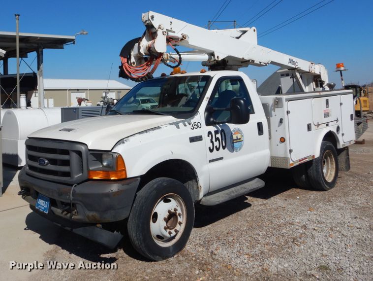image for item GT9592 2001 Ford F550 Super Duty XL  bucket truck