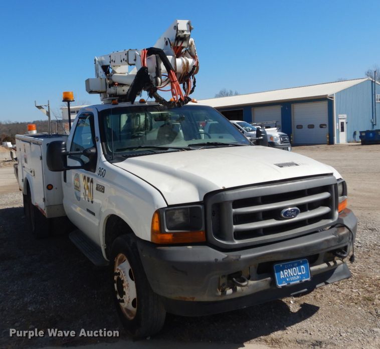image for item GT9592 2001 Ford F550 Super Duty XL  bucket truck