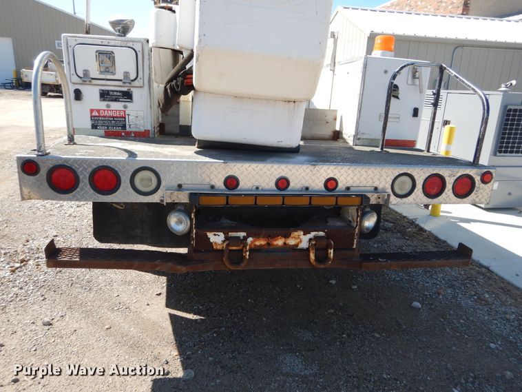 image for item GT9592 2001 Ford F550 Super Duty XL  bucket truck