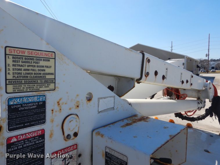 image for item GT9592 2001 Ford F550 Super Duty XL  bucket truck