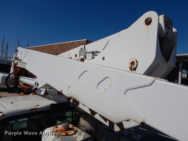 image for item GT9592 2001 Ford F550 Super Duty XL  bucket truck