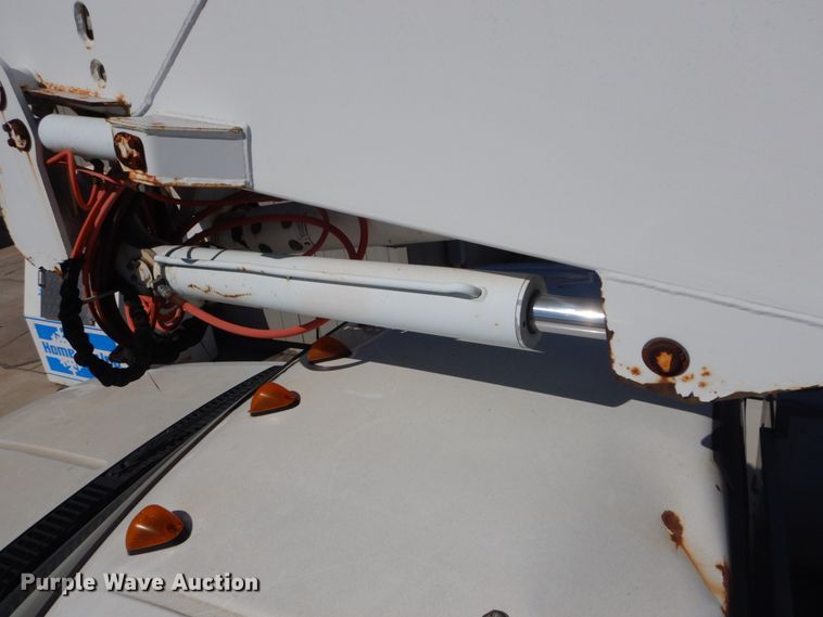 image for item GT9592 2001 Ford F550 Super Duty XL  bucket truck