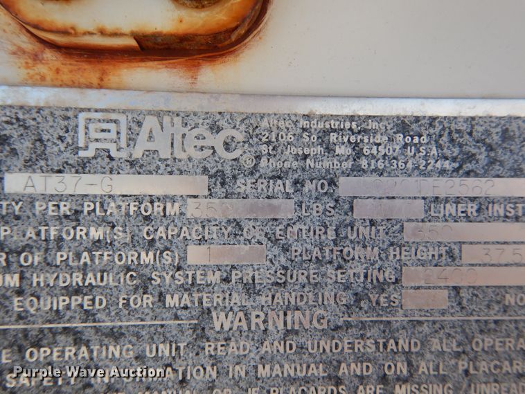 image for item GT9592 2001 Ford F550 Super Duty XL  bucket truck