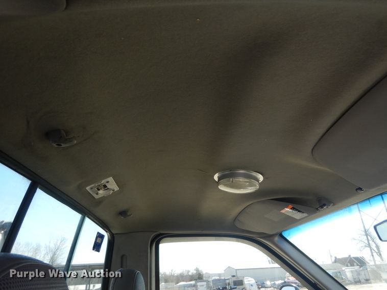 image for item GT9592 2001 Ford F550 Super Duty XL  bucket truck