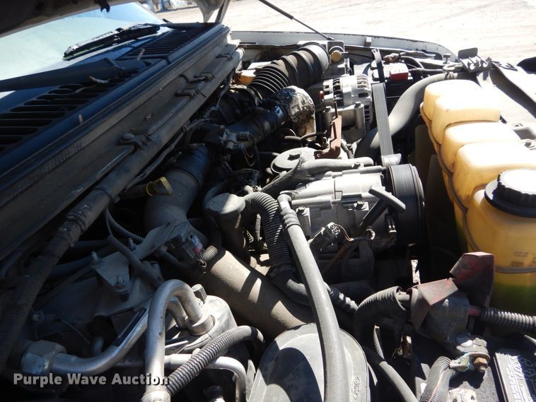 image for item GT9592 2001 Ford F550 Super Duty XL  bucket truck