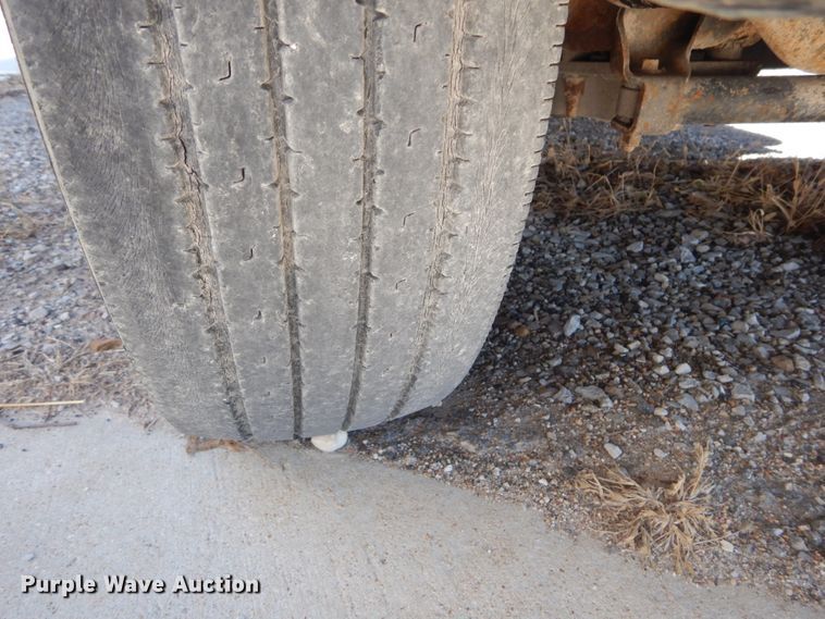 image for item GT9592 2001 Ford F550 Super Duty XL  bucket truck