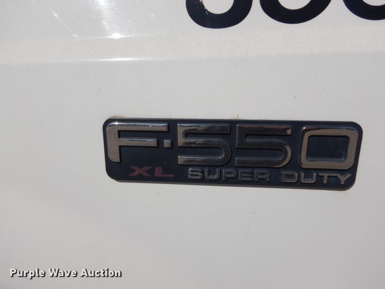 image for item GT9592 2001 Ford F550 Super Duty XL  bucket truck