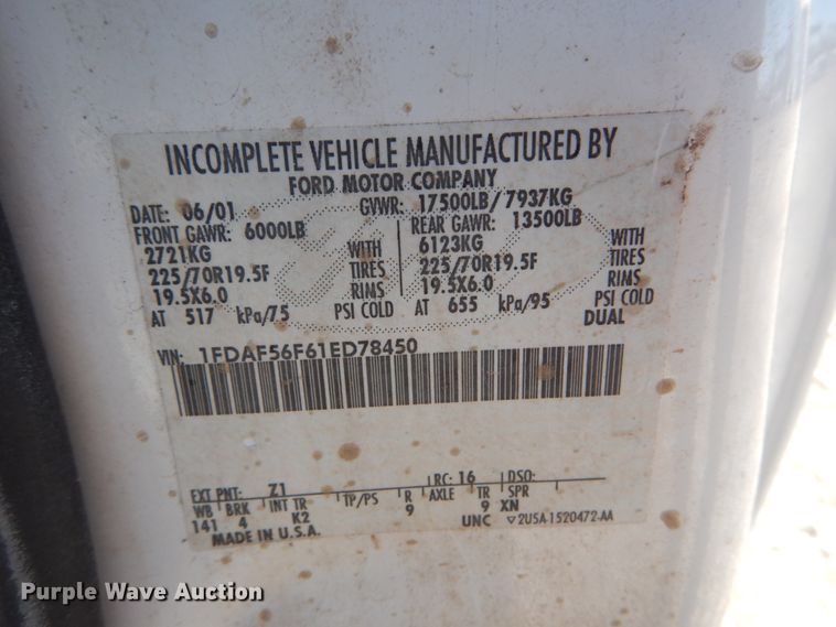 image for item GT9592 2001 Ford F550 Super Duty XL  bucket truck