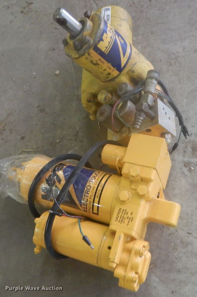 image for item GT9609 (2) Meyer snow plow pump