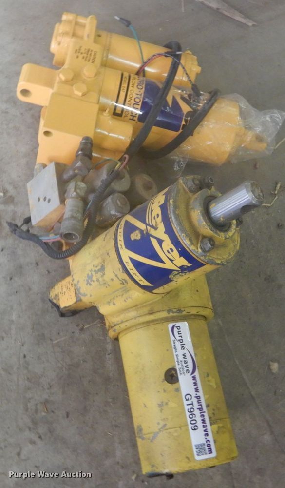 image for item GT9609 (2) Meyer snow plow pump