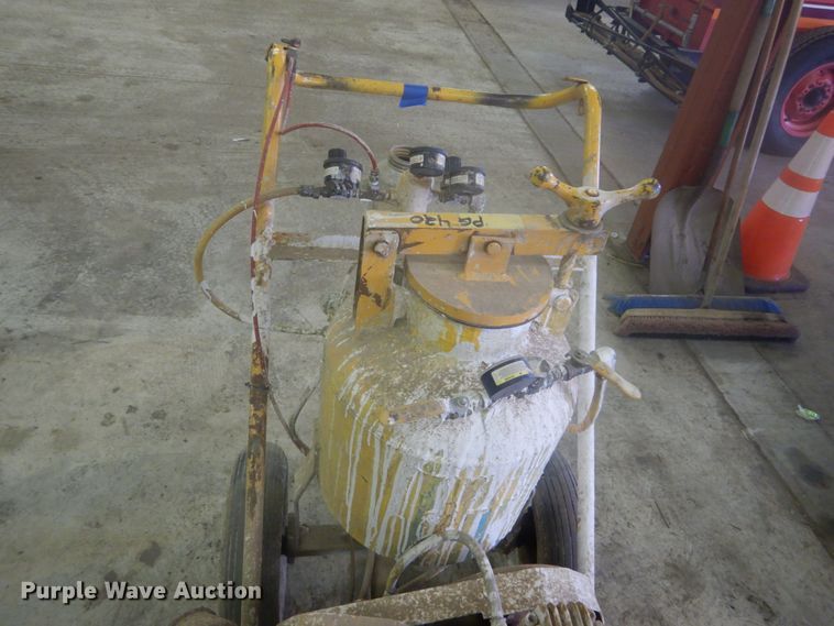 image for item GT9612 Paint striper