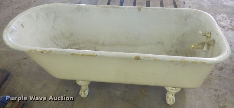 image for item GT9614 Bathtub