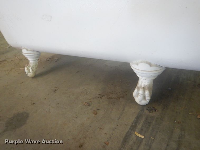 image for item GT9614 Bathtub