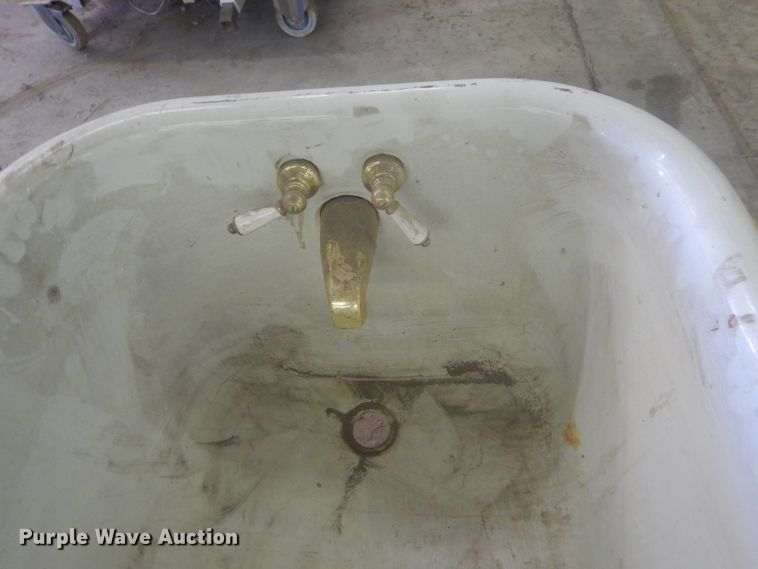 image for item GT9614 Bathtub