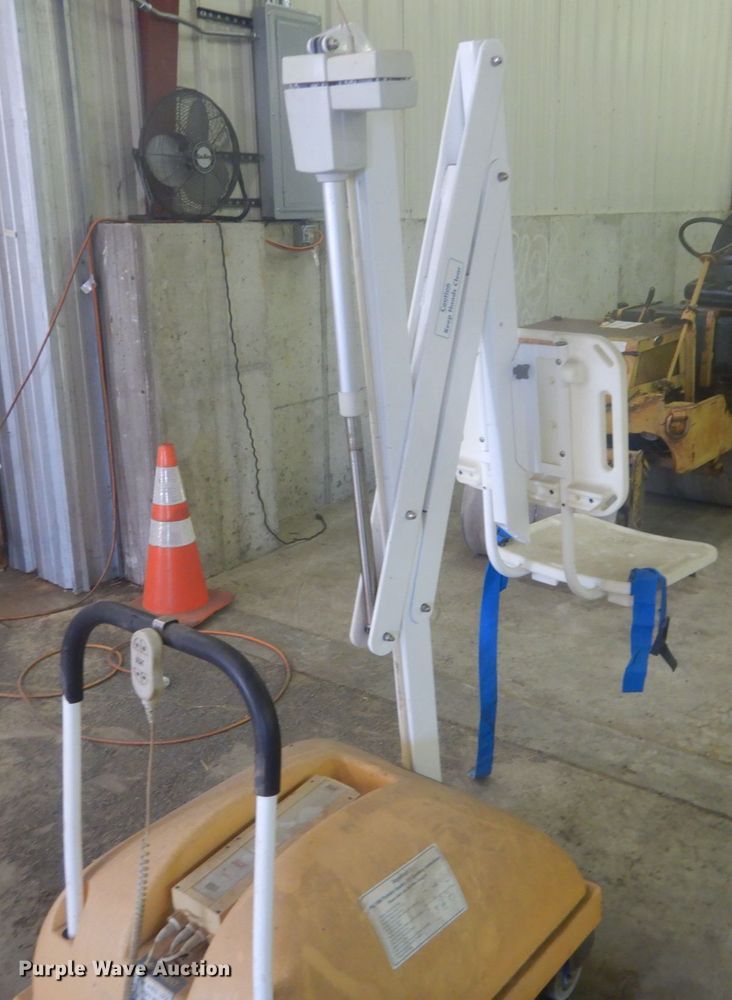 image for item GT9615 Aquatic lift