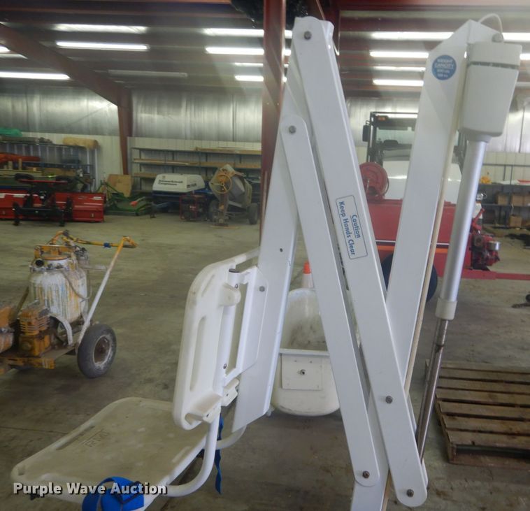 image for item GT9615 Aquatic lift