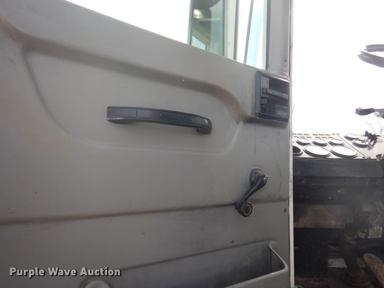 image for item H1845 2005 Ottumwa 30  yard truck