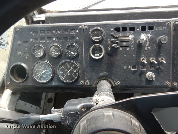 image for item H1845 2005 Ottumwa 30  yard truck