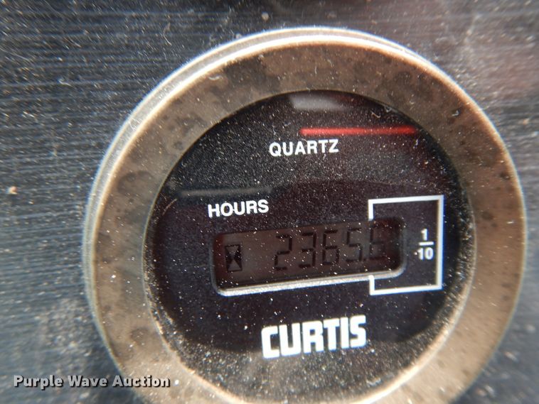 image for item H1845 2005 Ottumwa 30  yard truck