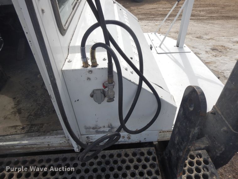 image for item H1845 2005 Ottumwa 30  yard truck