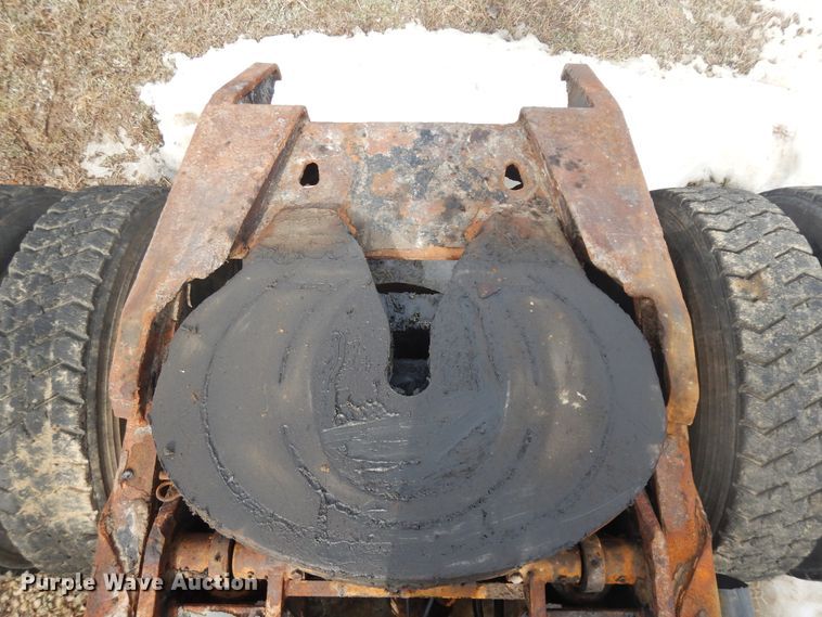 image for item H1845 2005 Ottumwa 30  yard truck