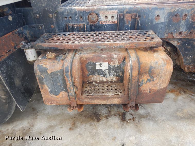 image for item H1845 2005 Ottumwa 30  yard truck