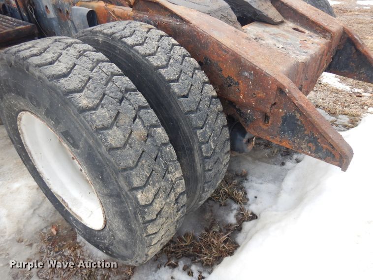 image for item H1845 2005 Ottumwa 30  yard truck