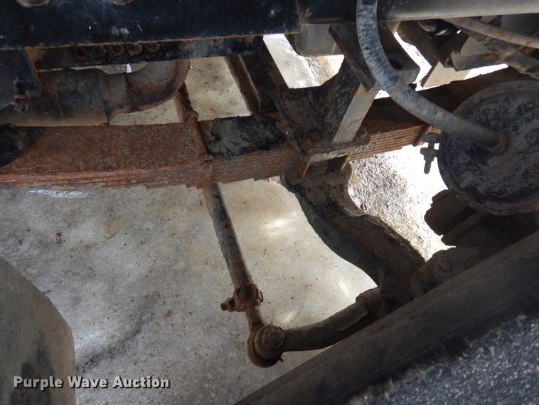 image for item H1845 2005 Ottumwa 30  yard truck