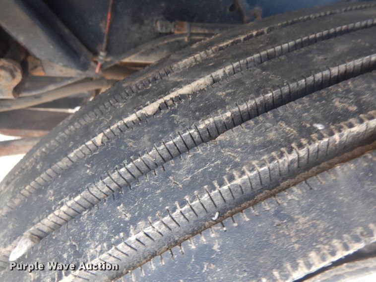 image for item H1845 2005 Ottumwa 30  yard truck