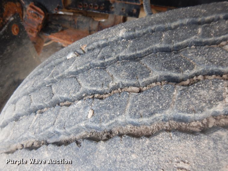 image for item H1845 2005 Ottumwa 30  yard truck